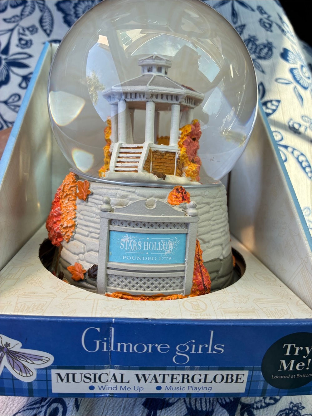 Gilmore Girls musical water globe